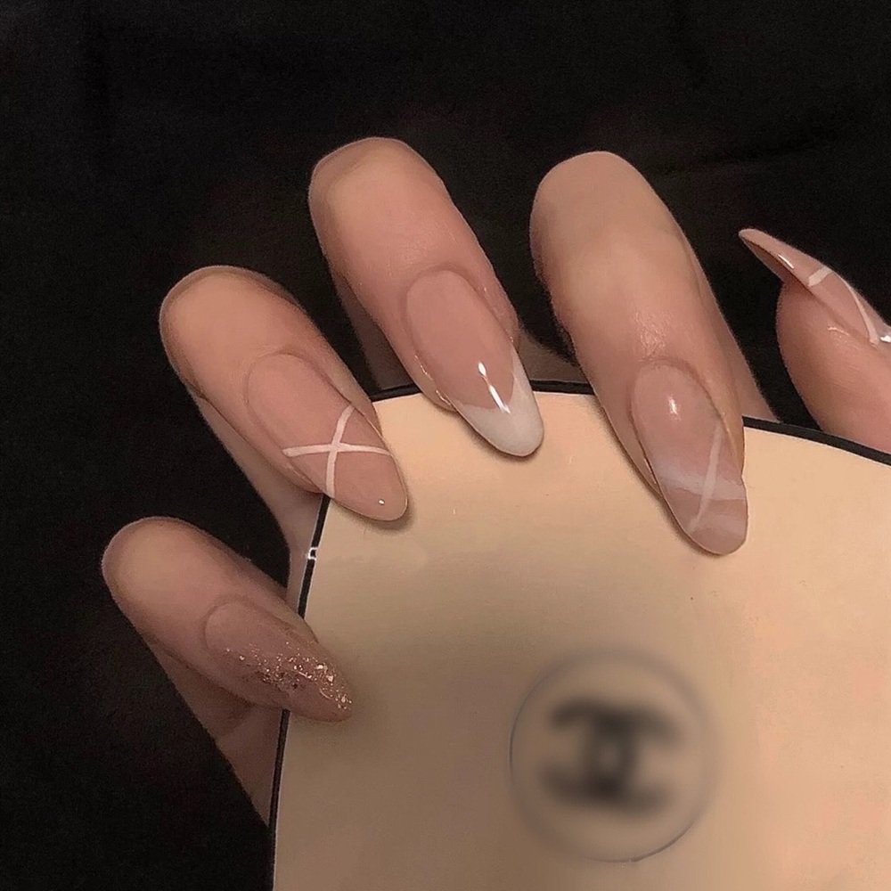 CLEAROUT🌹 Final sale💅 Press on nails 
24 pieces